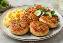 Chicken Kotleti: Types, Texture and Where to Find Them 36 Russian-style chicken kotleti served with mashed potatoes and fresh cucumber tomato salad