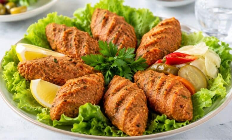 Mercimek Köfte Near Me: Where to Find Turkish Lentil Köfte 46 Turkish mercimek köftesi made with red lentils and bulgur, served with lettuce, lemon, parsley and pickled vegetables